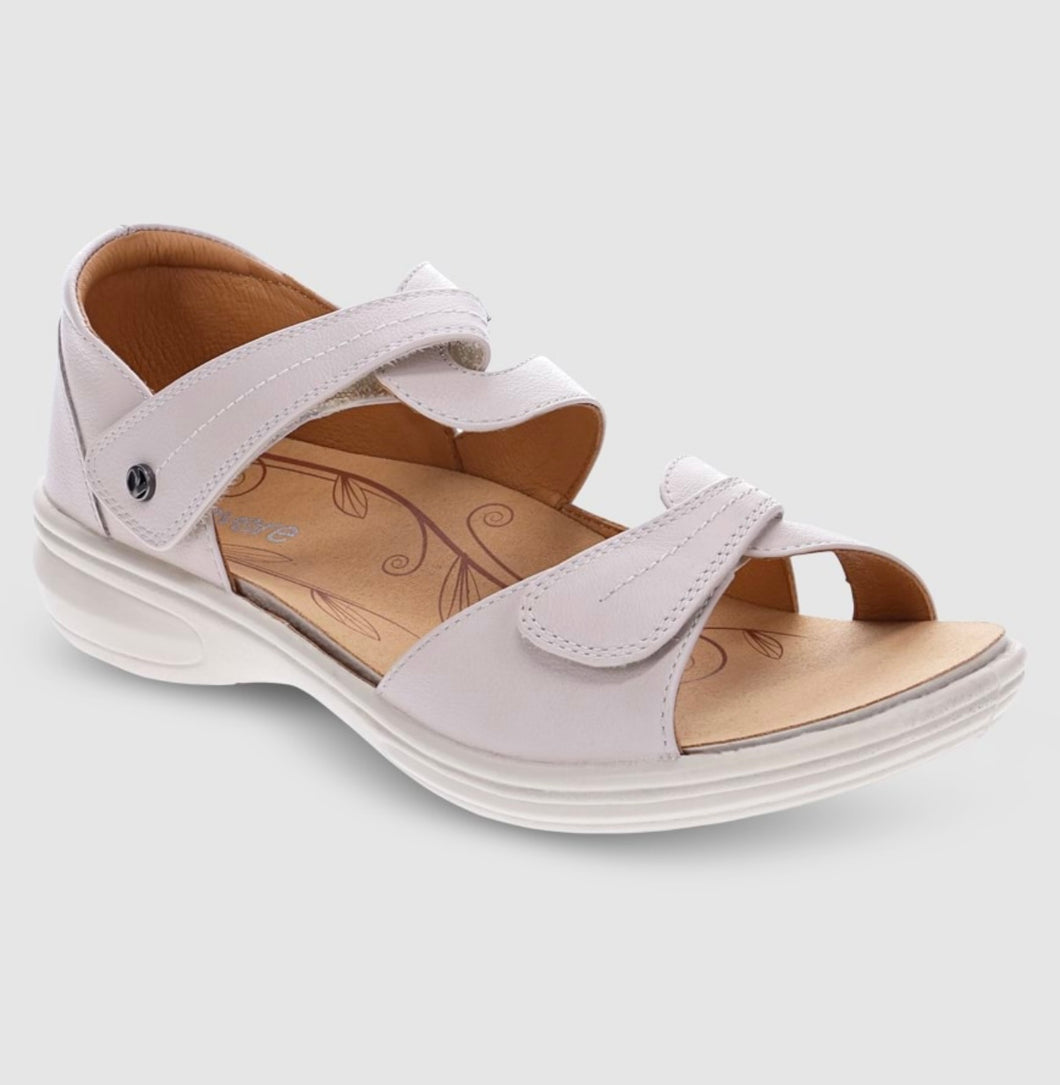 Revere Geneva Pebble Leather Sandal (M)